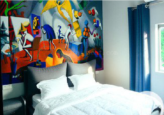 远安对于酒店的墙体彩绘而言更注重哪些方面？